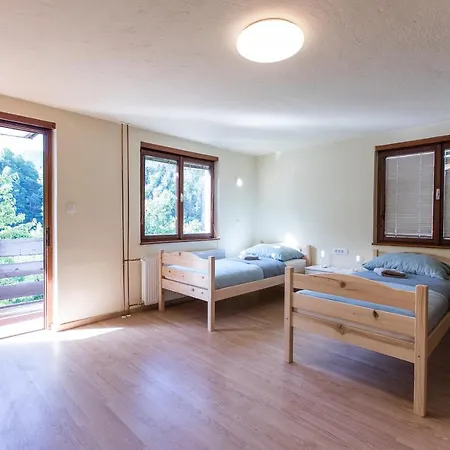 Dolar Hostel *