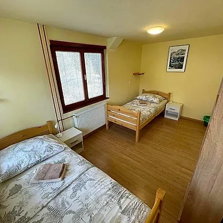 Dolar Hostel *