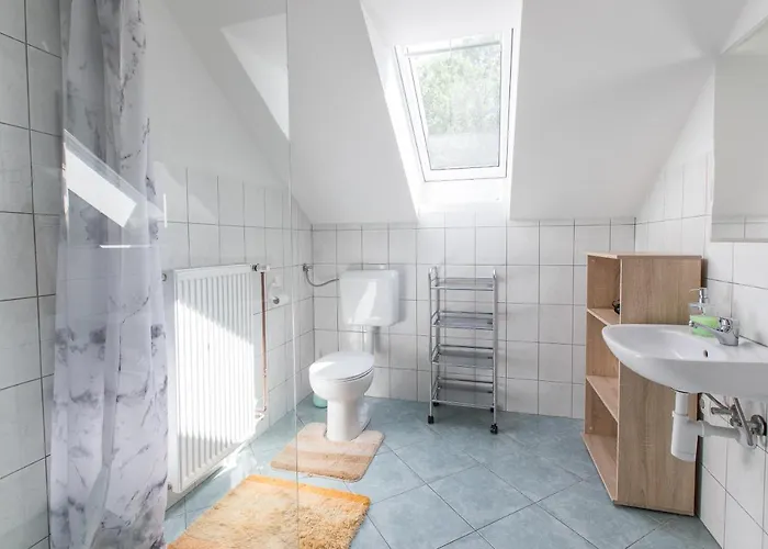 بيت شباب Dolar *