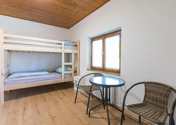 بيت شباب Dolar